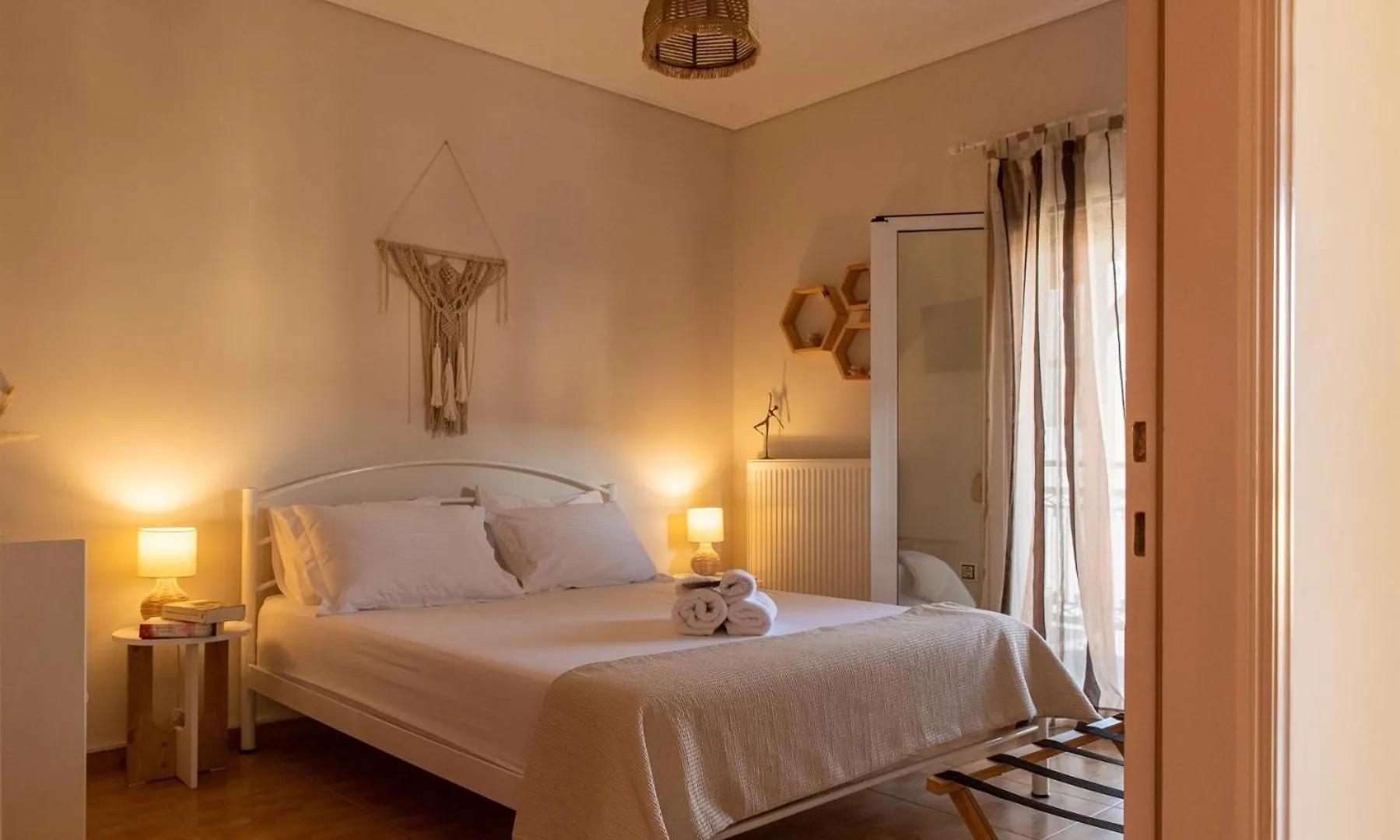 Alimar Apartment アルゴストリオン